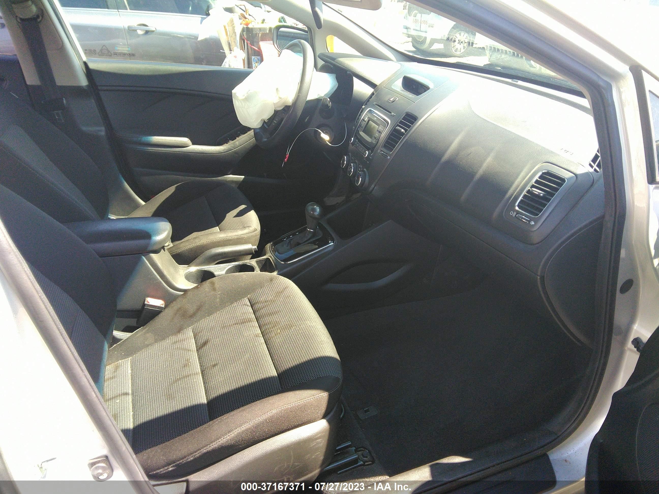 Photo 4 VIN: 3KPFK4A74HE154253 - KIA FORTE 