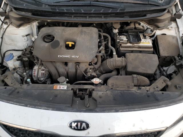 Photo 6 VIN: 3KPFK4A74JE211461 - KIA FORTE LX 