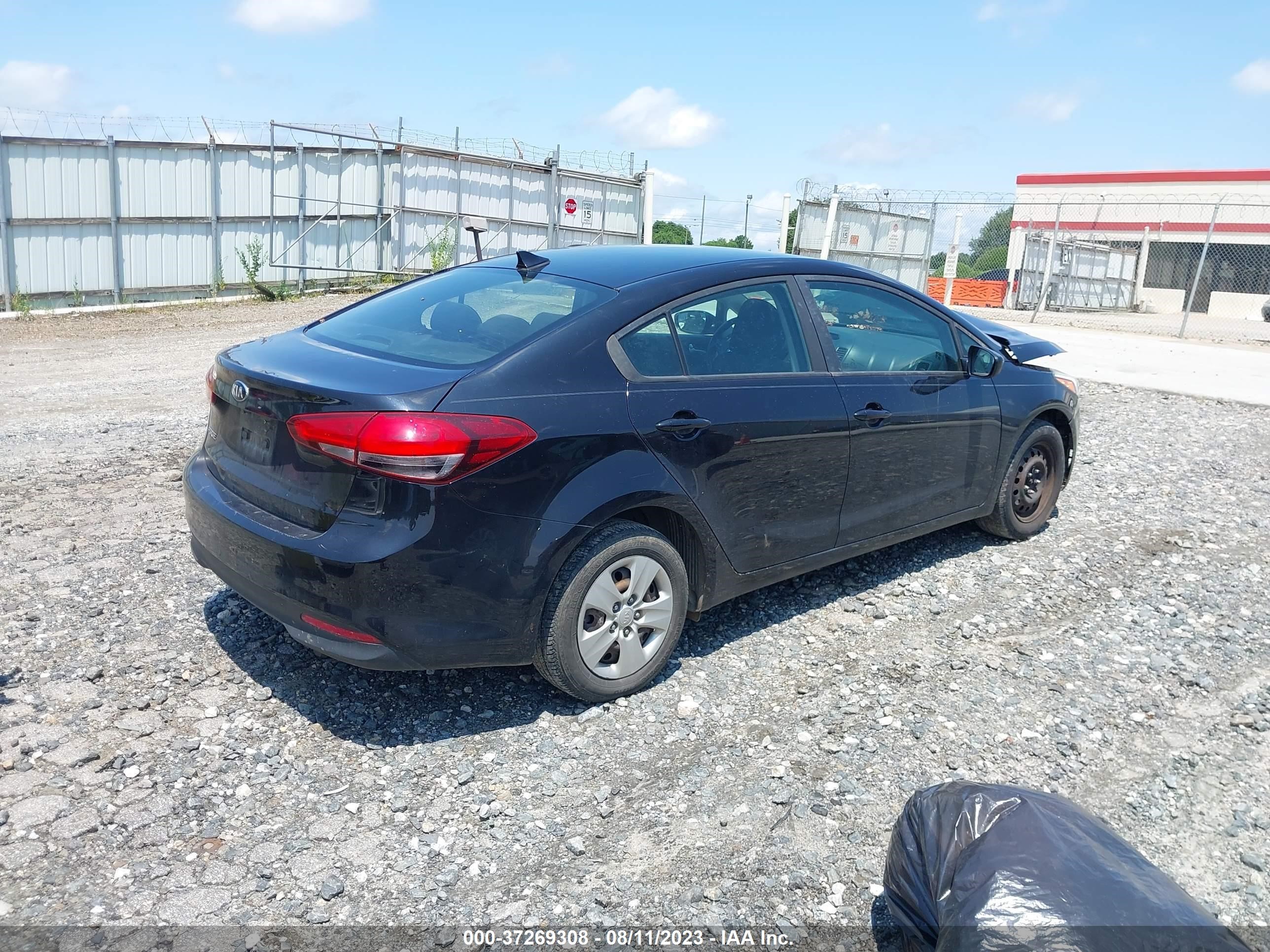 Photo 3 VIN: 3KPFK4A74JE221648 - KIA FORTE 