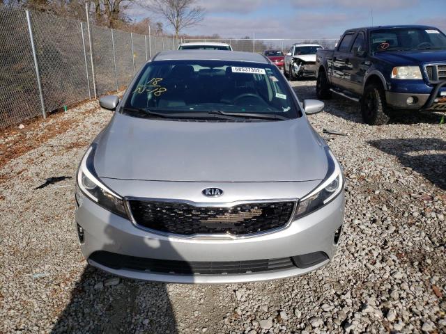 Photo 4 VIN: 3KPFK4A74JE247179 - KIA FORTE LX 