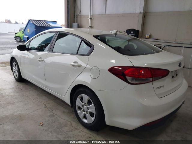 Photo 2 VIN: 3KPFK4A74JE254438 - KIA FORTE 