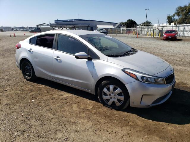 Photo 3 VIN: 3KPFK4A74JE260840 - KIA FORTE LX 