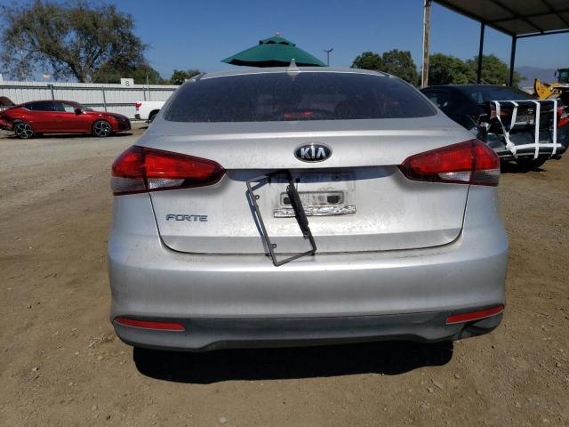 Photo 5 VIN: 3KPFK4A74JE260840 - KIA FORTE LX 