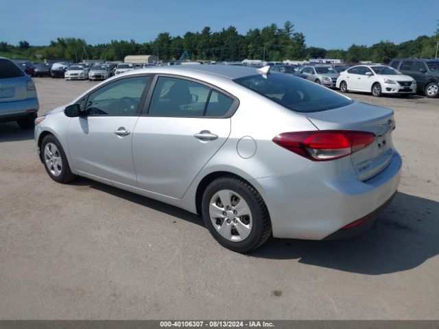 Photo 2 VIN: 3KPFK4A74JE267688 - KIA FORTE 