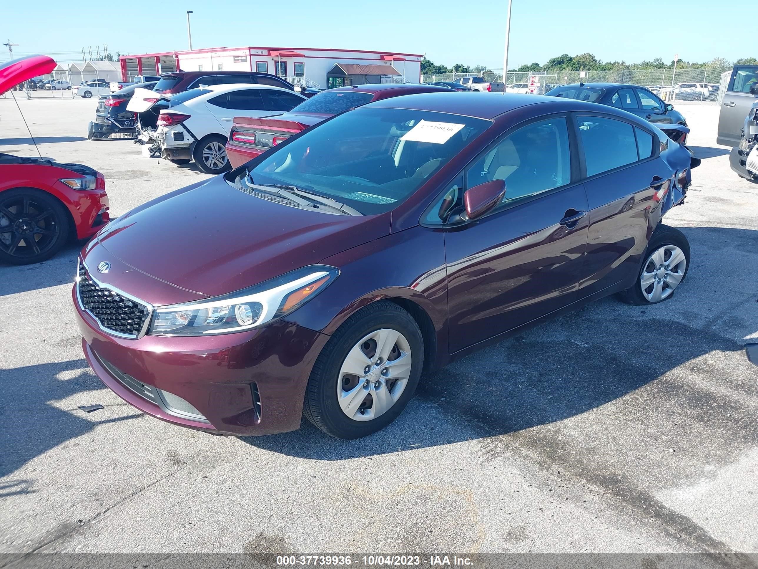 Photo 1 VIN: 3KPFK4A74JE268274 - KIA FORTE 