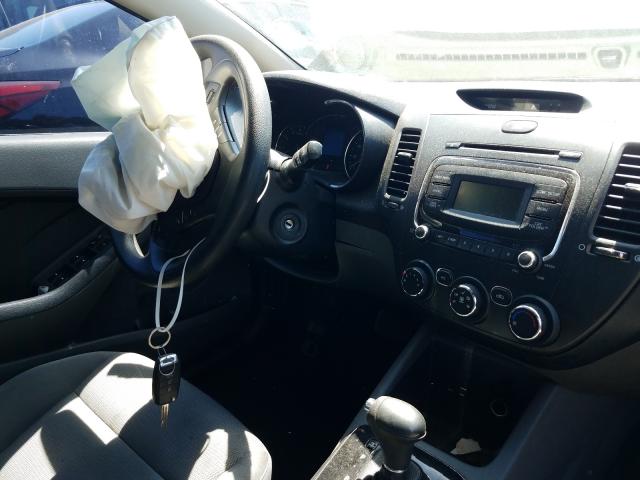 Photo 8 VIN: 3KPFK4A75HE064111 - KIA FORTE LX 