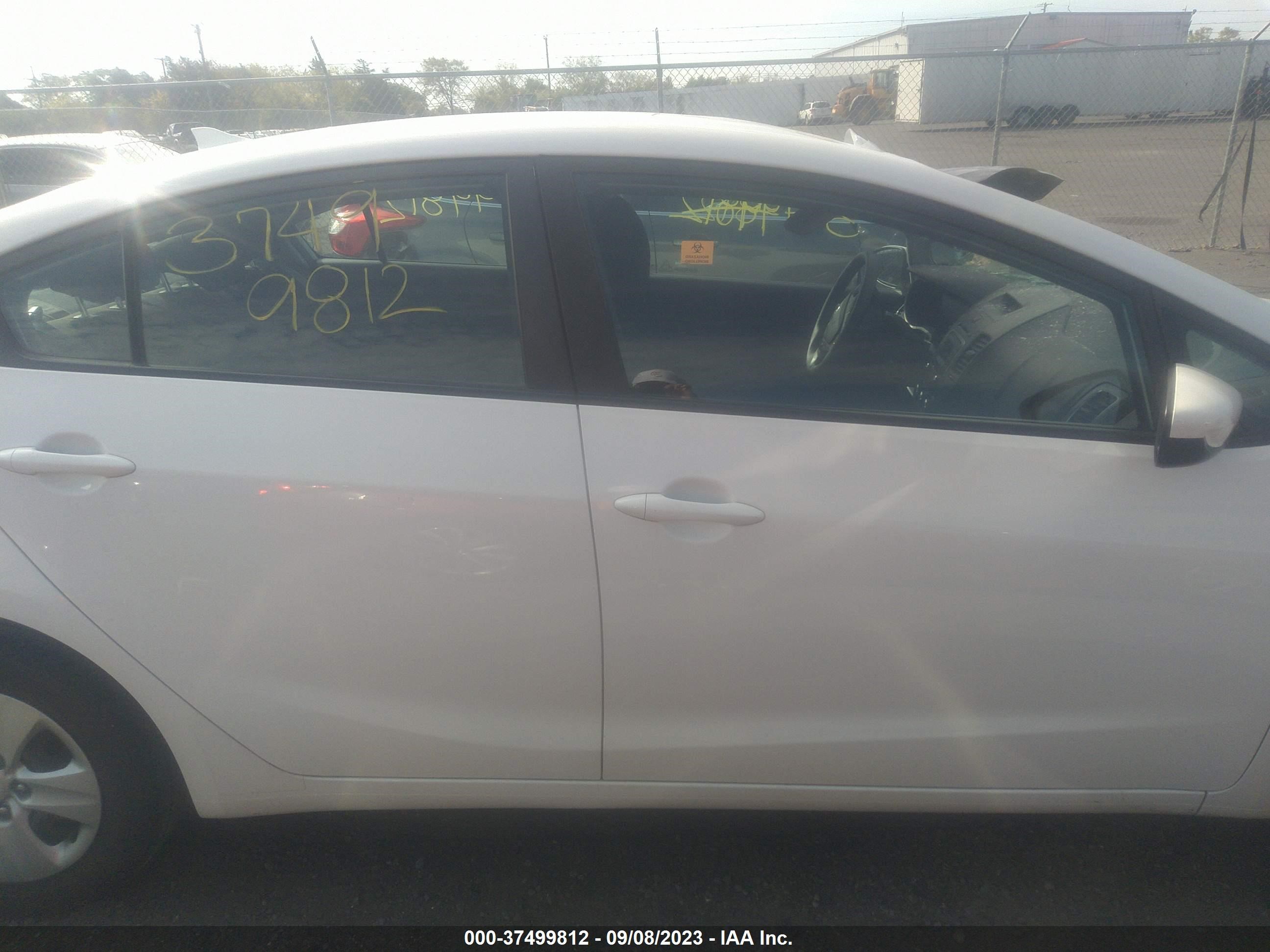 Photo 13 VIN: 3KPFK4A75HE105109 - KIA FORTE 