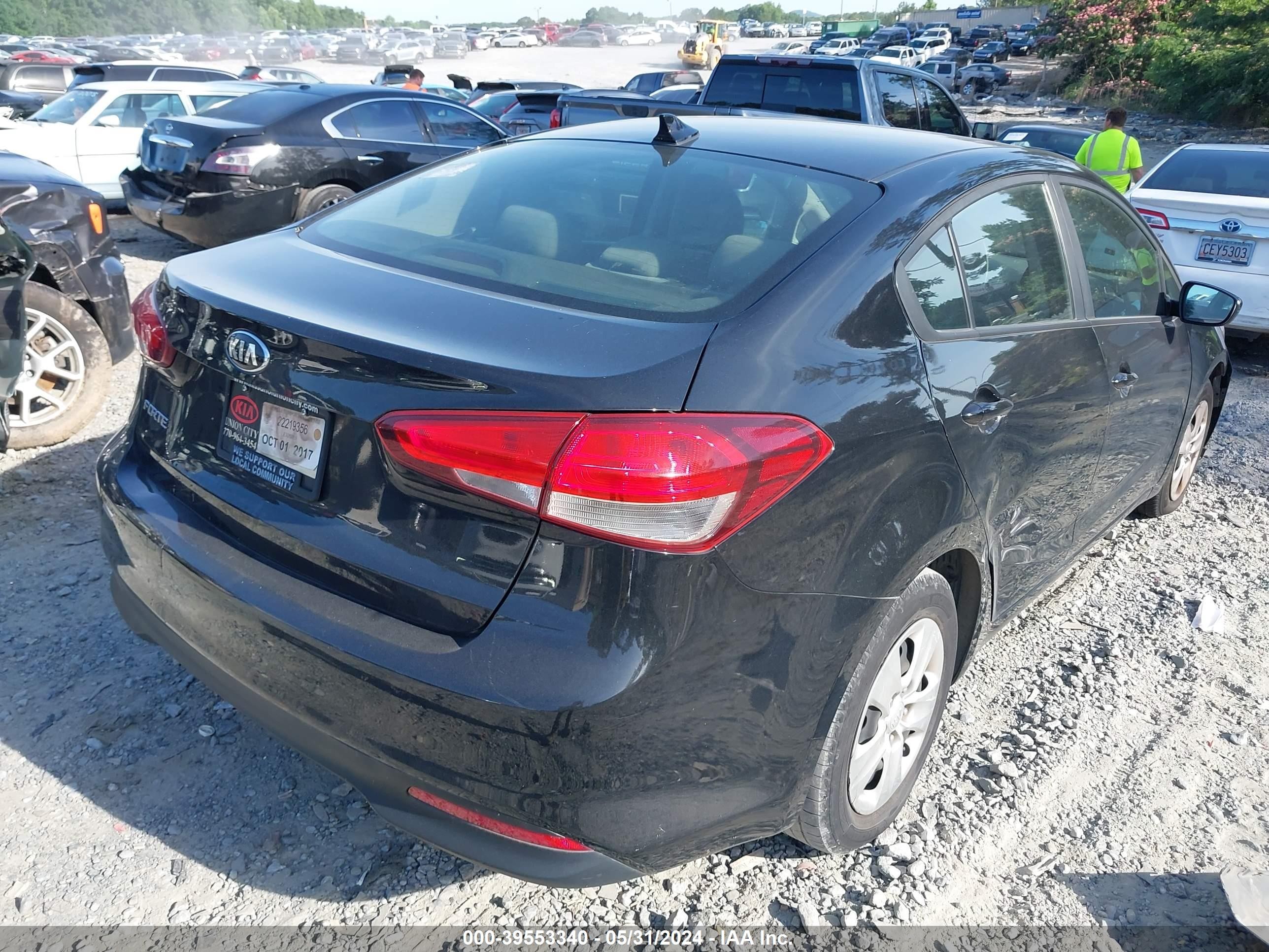 Photo 3 VIN: 3KPFK4A75HE111749 - KIA FORTE 