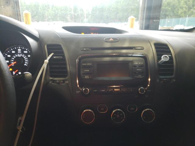 Photo 8 VIN: 3KPFK4A75HE142841 - KIA FORTE LX 