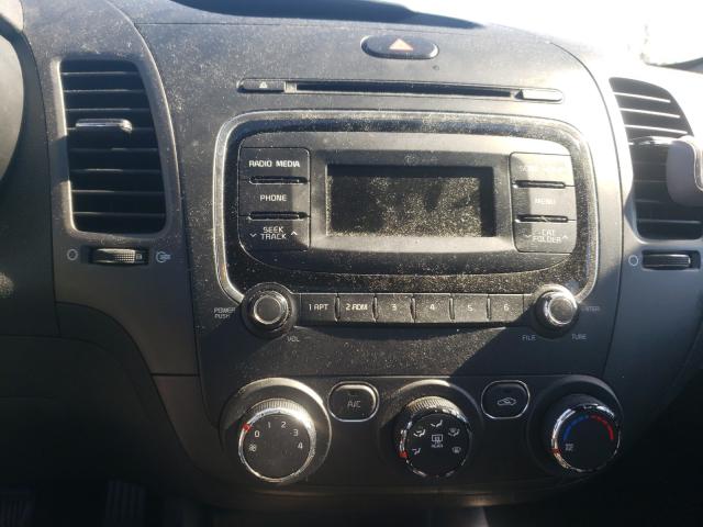 Photo 8 VIN: 3KPFK4A75HE156349 - KIA FORTE LX 