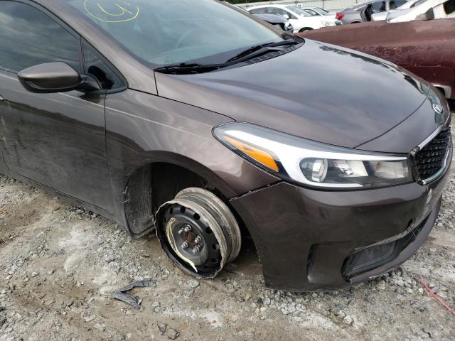 Photo 8 VIN: 3KPFK4A75JE176817 - KIA FORTE LX 