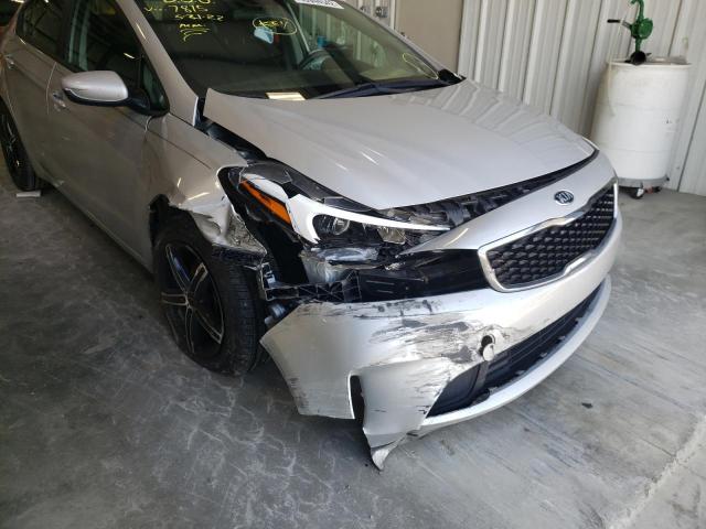 Photo 8 VIN: 3KPFK4A75JE227815 - KIA FORTE LX 