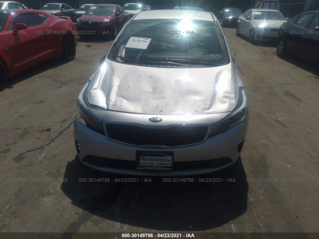 Photo 5 VIN: 3KPFK4A75JE230309 - KIA FORTE 