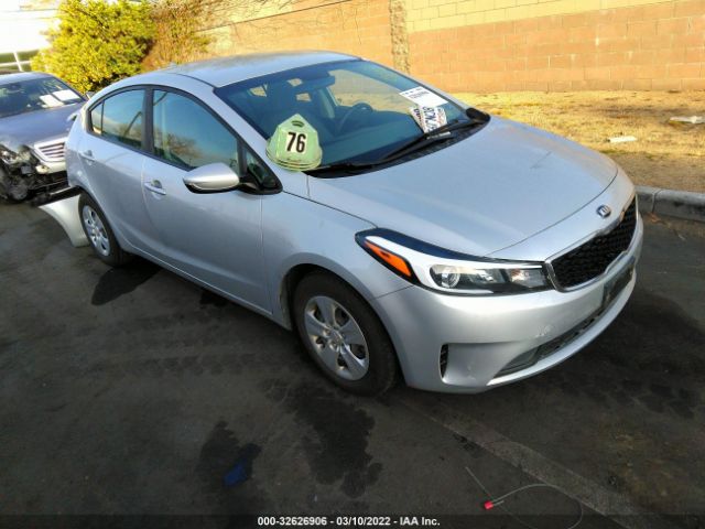 Photo 3 VIN: 3KPFK4A75JE230701 - KIA FORTE 