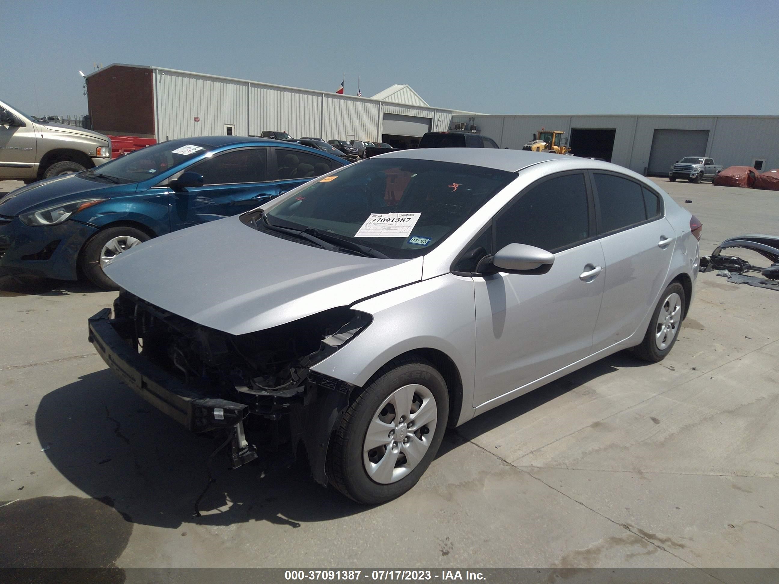 Photo 1 VIN: 3KPFK4A75JE277310 - KIA FORTE 