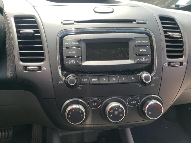 Photo 8 VIN: 3KPFK4A76HE031636 - KIA FORTE LX 