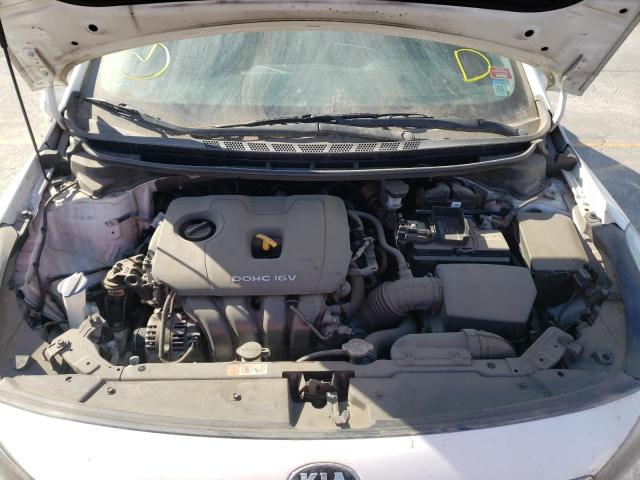 Photo 6 VIN: 3KPFK4A76HE032364 - KIA FORTE LX 