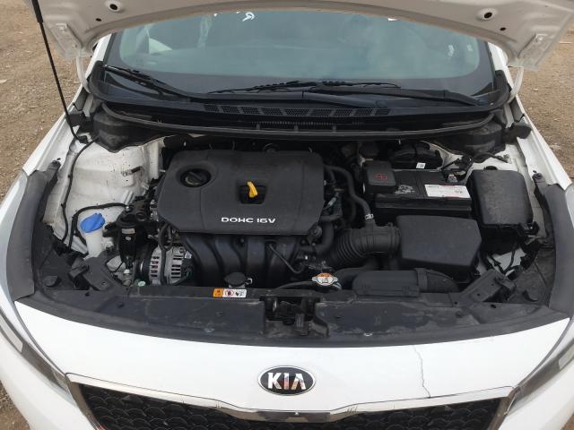 Photo 6 VIN: 3KPFK4A76HE032381 - KIA FORTE LX 