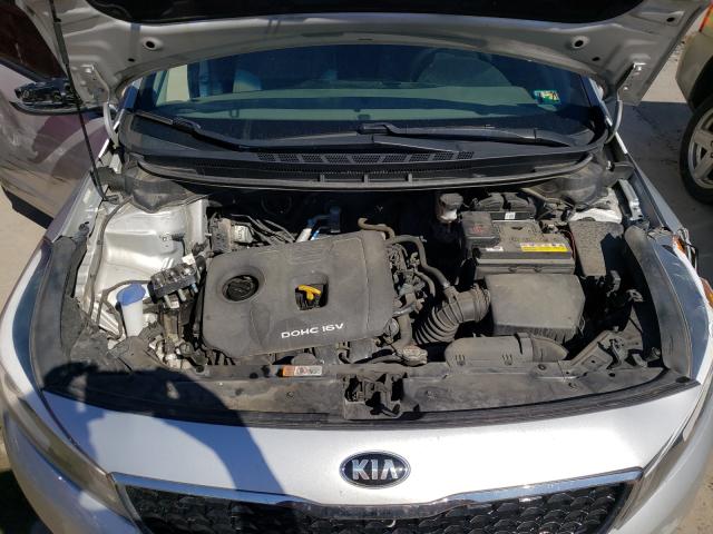 Photo 6 VIN: 3KPFK4A76HE059578 - KIA FORTE LX 