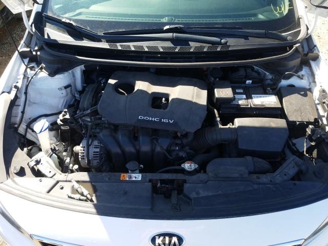 Photo 6 VIN: 3KPFK4A76HE075134 - KIA FORTE LX 