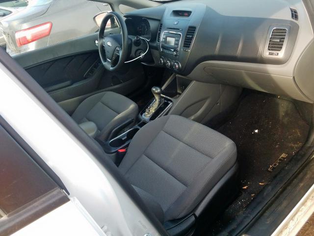 Photo 4 VIN: 3KPFK4A76HE082990 - KIA FORTE LX 