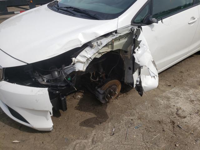 Photo 8 VIN: 3KPFK4A76HE098784 - KIA FORTE 