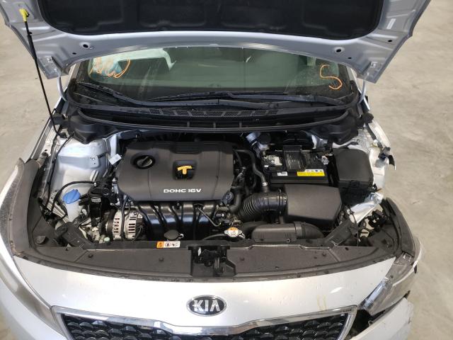 Photo 6 VIN: 3KPFK4A76HE103465 - KIA FORTE LX 