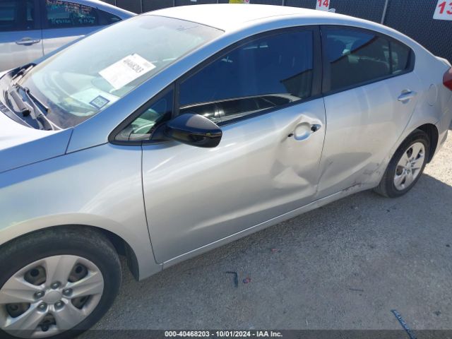 Photo 5 VIN: 3KPFK4A76HE121142 - KIA FORTE 