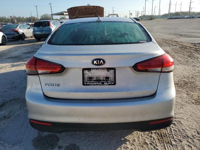 Photo 5 VIN: 3KPFK4A76HE124462 - KIA FORTE LX 