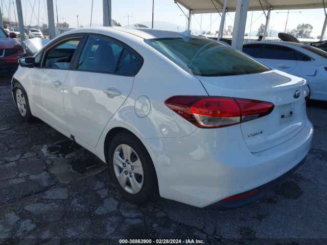 Photo 2 VIN: 3KPFK4A76JE221358 - KIA FORTE 