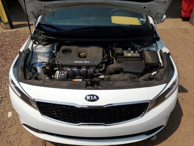 Photo 6 VIN: 3KPFK4A76JE232666 - KIA FORTE LX 