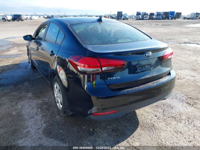 Photo 2 VIN: 3KPFK4A76JE242890 - KIA FORTE 