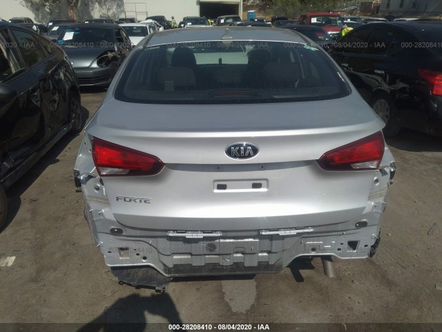 Photo 5 VIN: 3KPFK4A76JE254229 - KIA FORTE 