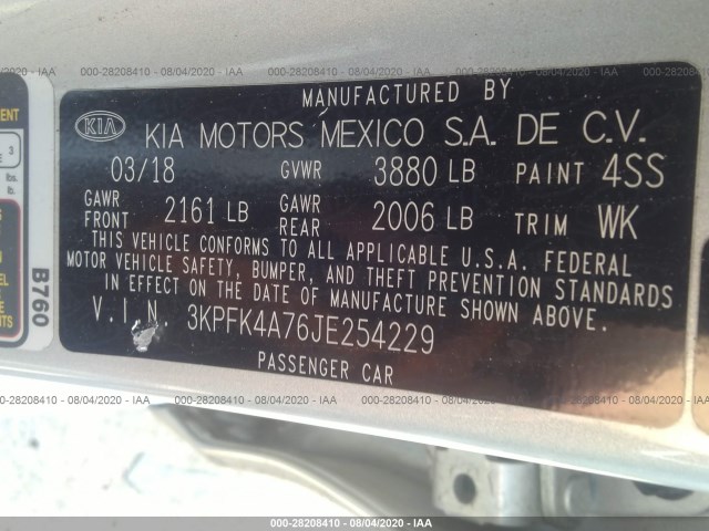 Photo 8 VIN: 3KPFK4A76JE254229 - KIA FORTE 