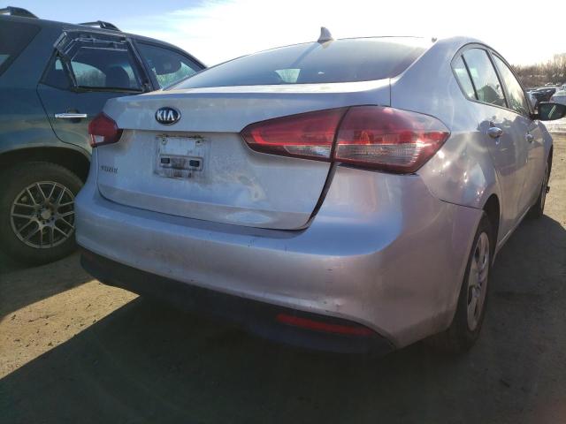 Photo 8 VIN: 3KPFK4A76JE260242 - KIA FORTE LX 