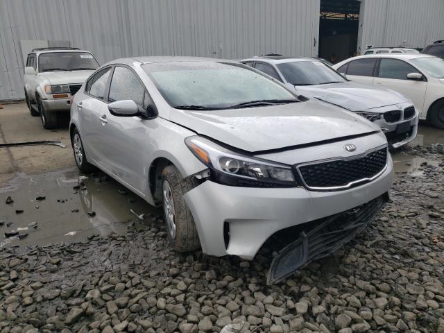 Photo 8 VIN: 3KPFK4A76JE270091 - KIA FORTE LX 