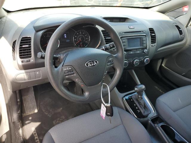 Photo 8 VIN: 3KPFK4A76JE284556 - KIA FORTE LX 