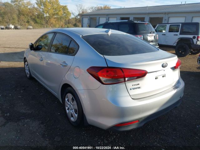 Photo 2 VIN: 3KPFK4A77HE137351 - KIA FORTE 