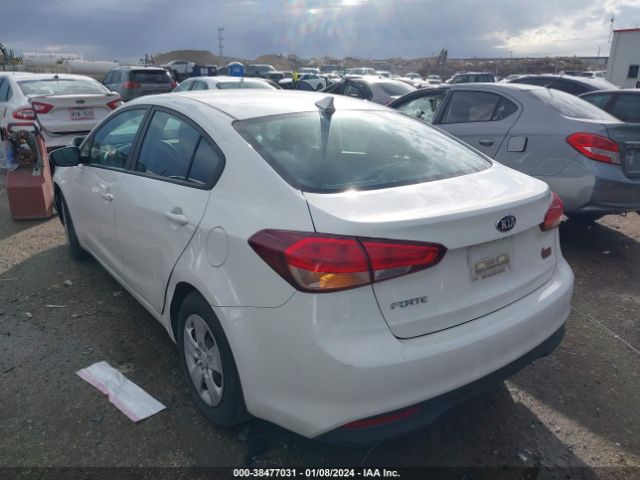 Photo 2 VIN: 3KPFK4A77JE168380 - KIA FORTE 