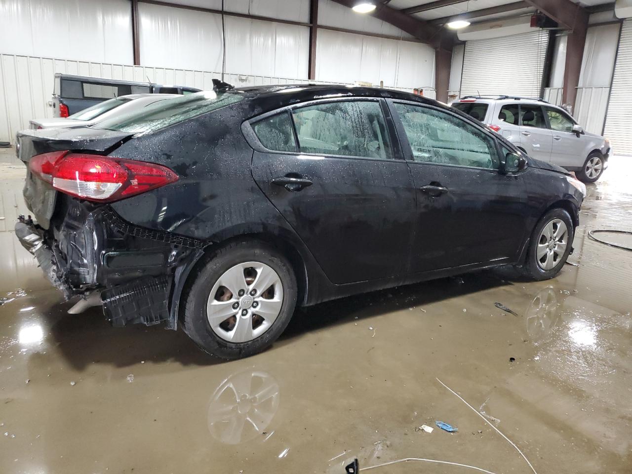 Photo 2 VIN: 3KPFK4A77JE170002 - KIA FORTE 