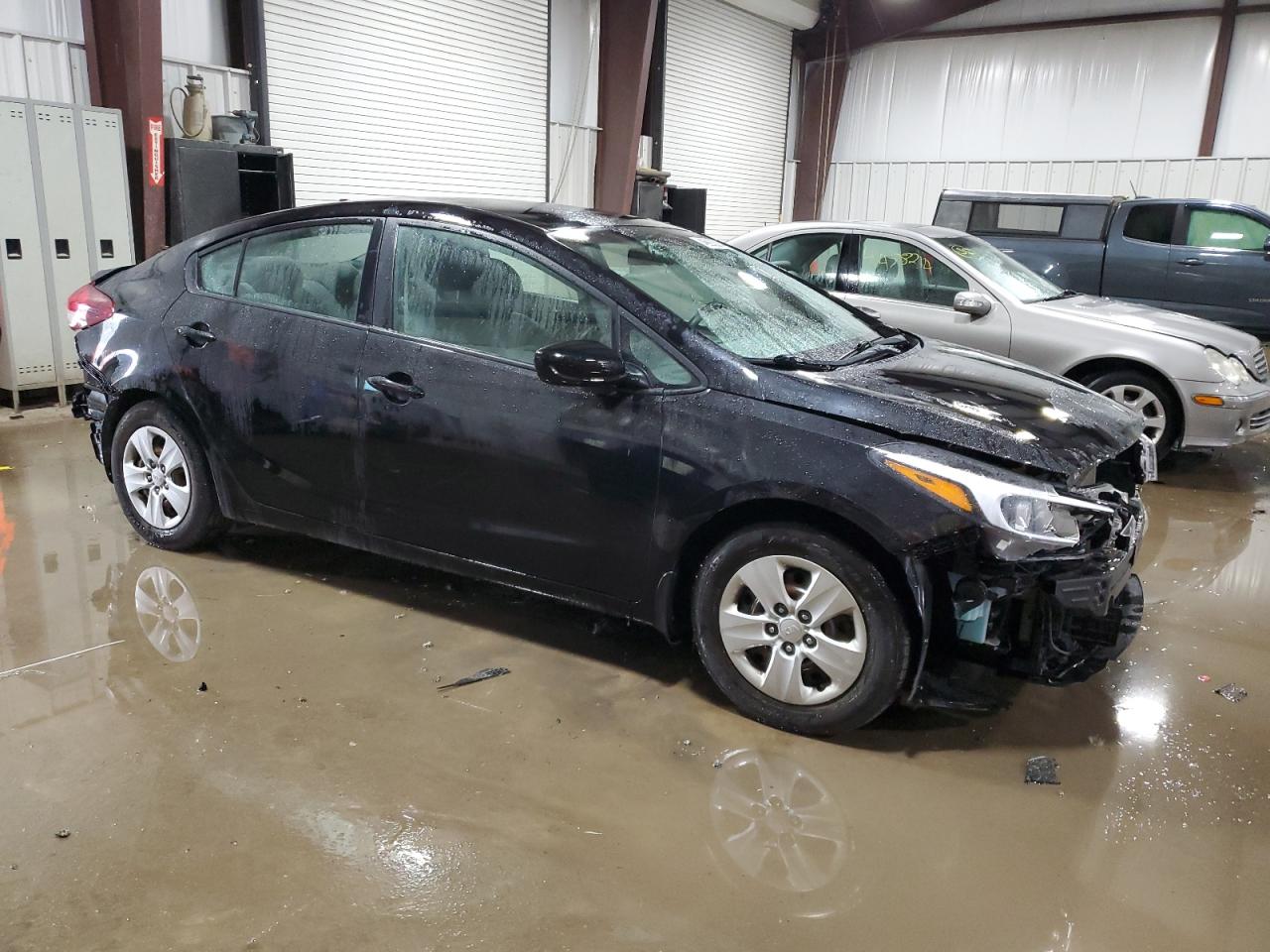 Photo 3 VIN: 3KPFK4A77JE170002 - KIA FORTE 