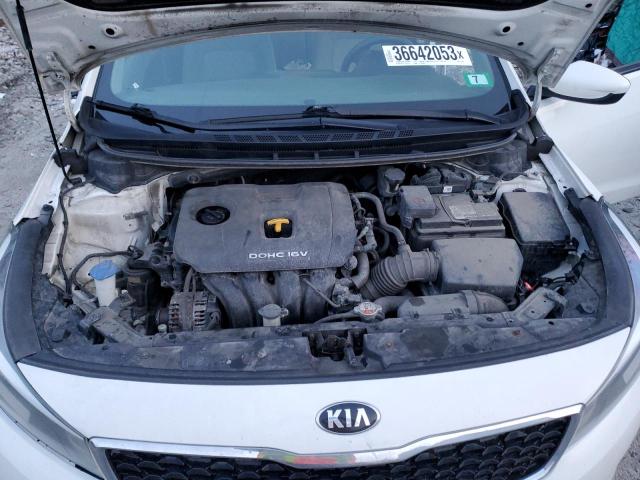 Photo 10 VIN: 3KPFK4A77JE177452 - KIA FORTE LX 