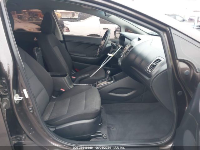 Photo 4 VIN: 3KPFK4A77JE201958 - KIA FORTE 