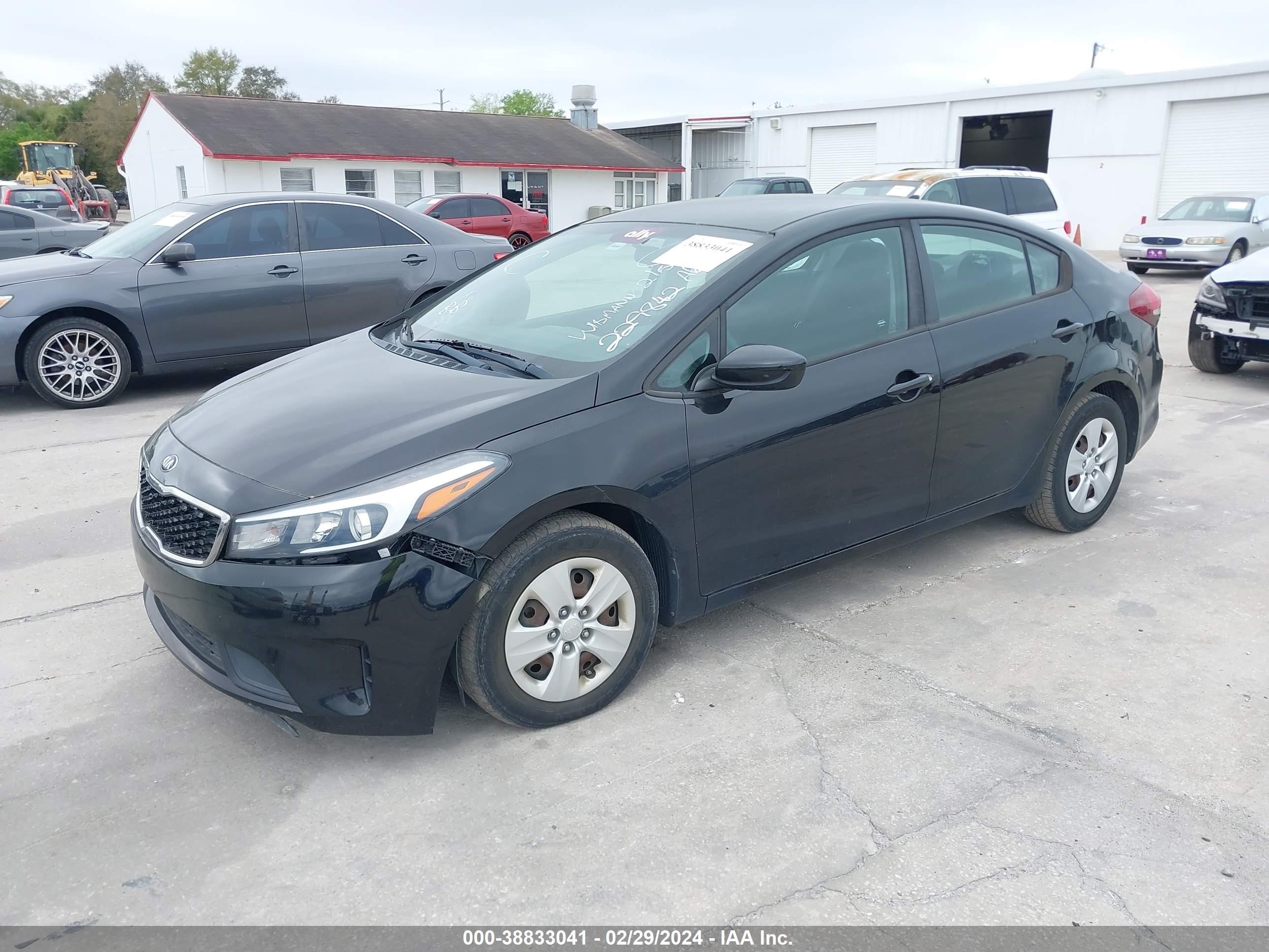 Photo 1 VIN: 3KPFK4A77JE229842 - KIA FORTE 