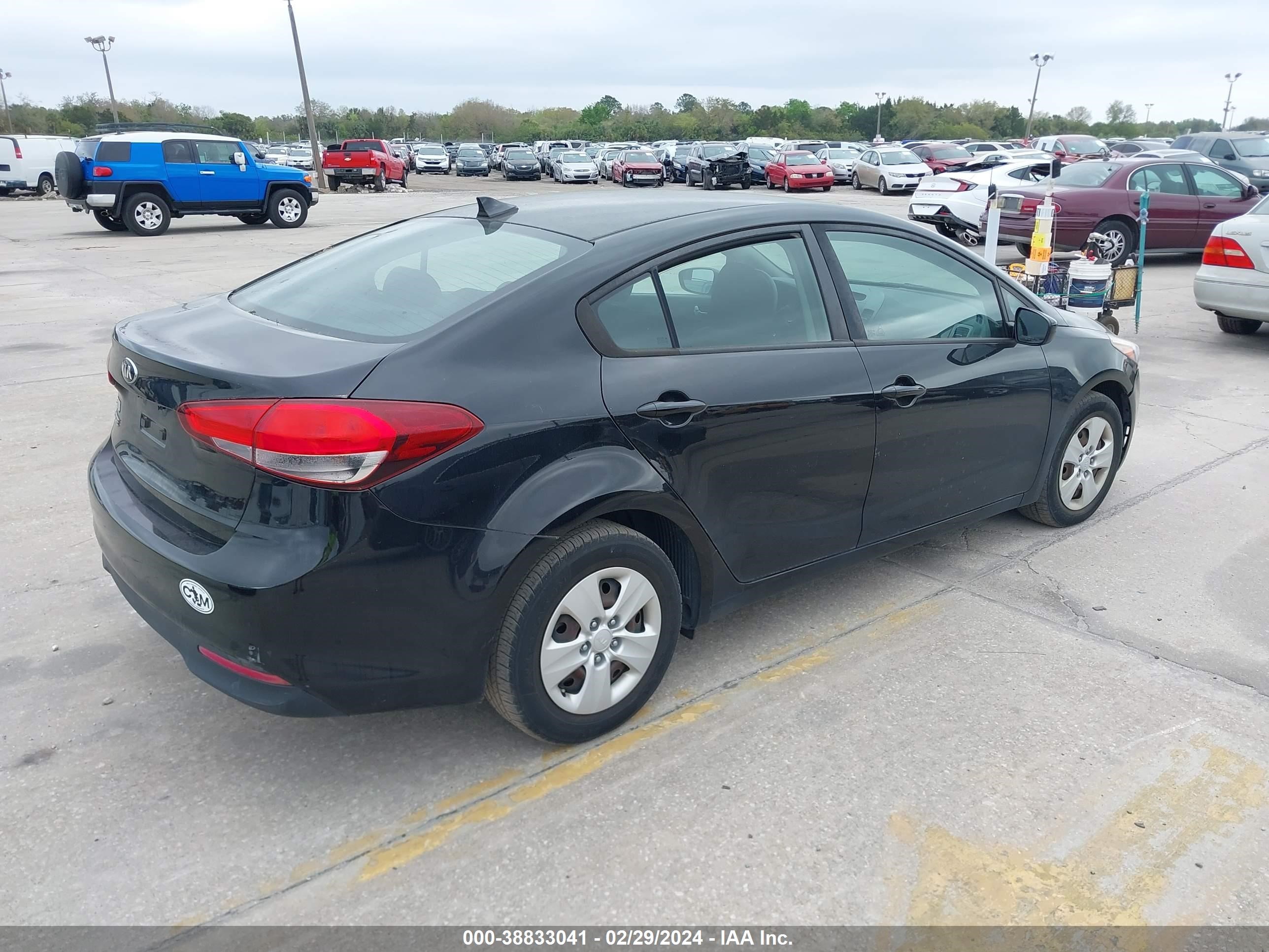 Photo 3 VIN: 3KPFK4A77JE229842 - KIA FORTE 