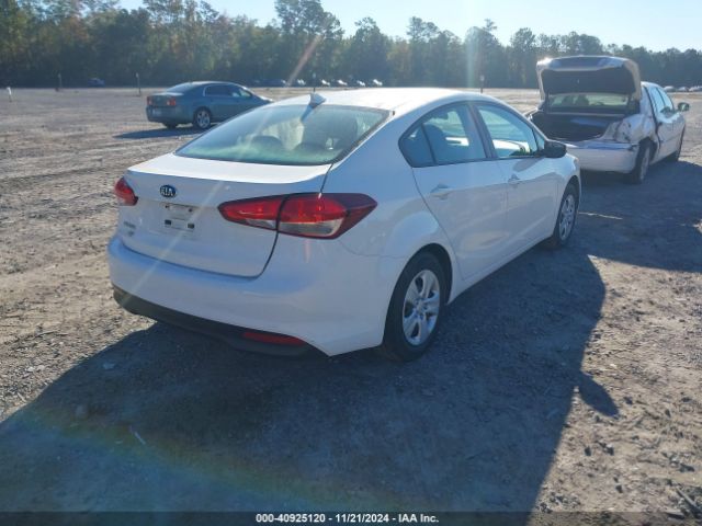 Photo 3 VIN: 3KPFK4A77JE231705 - KIA FORTE 