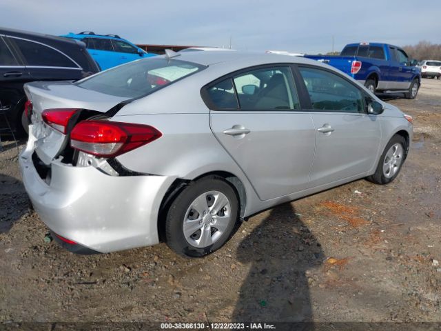 Photo 3 VIN: 3KPFK4A77JE236466 - KIA FORTE 