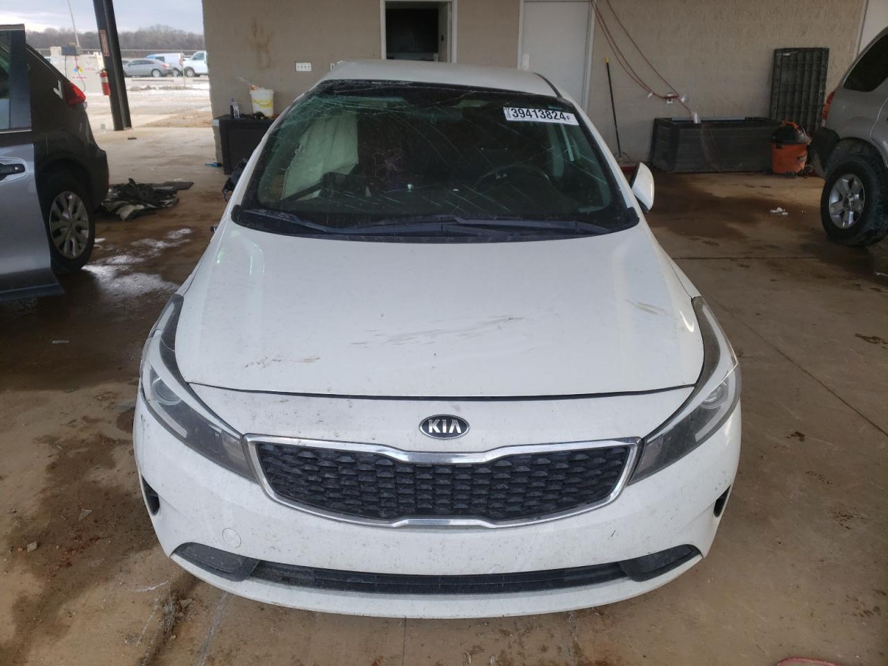 Photo 4 VIN: 3KPFK4A77JE239013 - KIA FORTE 