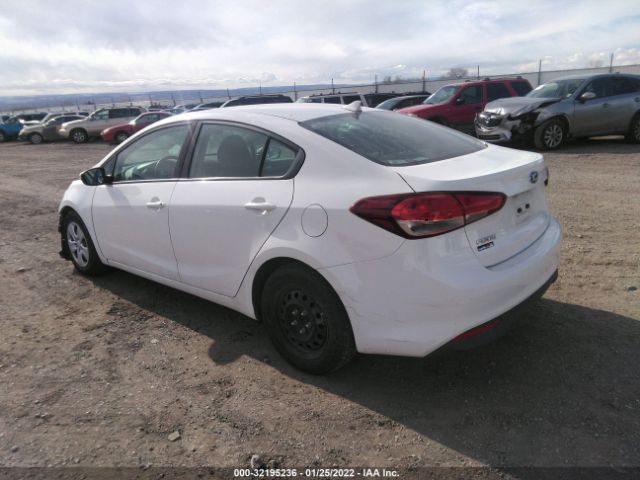 Photo 2 VIN: 3KPFK4A77JE266311 - KIA FORTE 