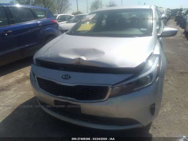 Photo 5 VIN: 3KPFK4A77JE270102 - KIA FORTE 